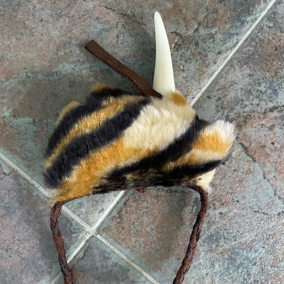 Halloween Costume - Cave Woman - Picture 5 of 7